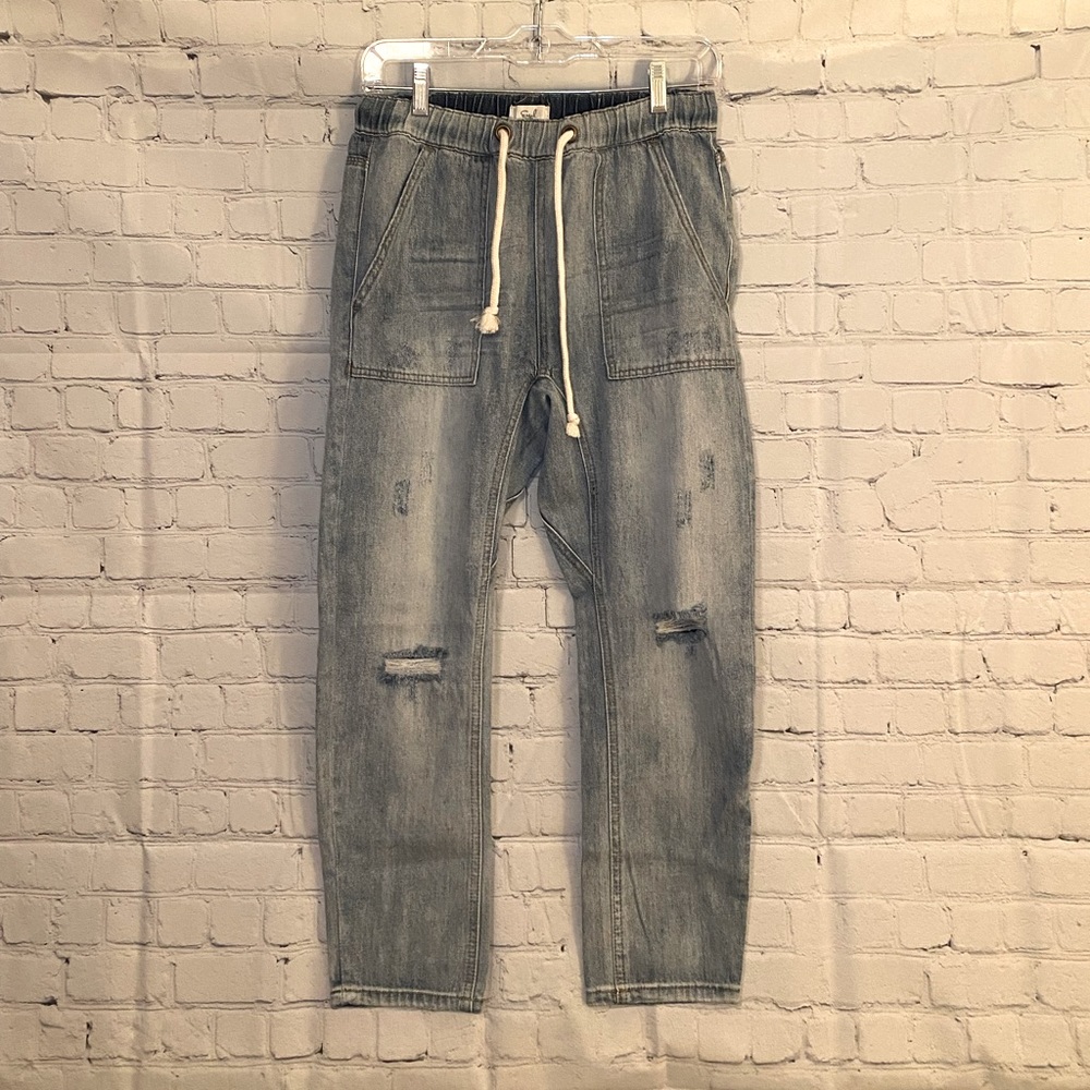 Cropped Denim Distressed Jeans